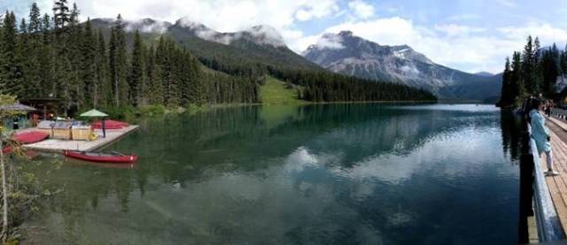 Emerald Lake view from Shoreline